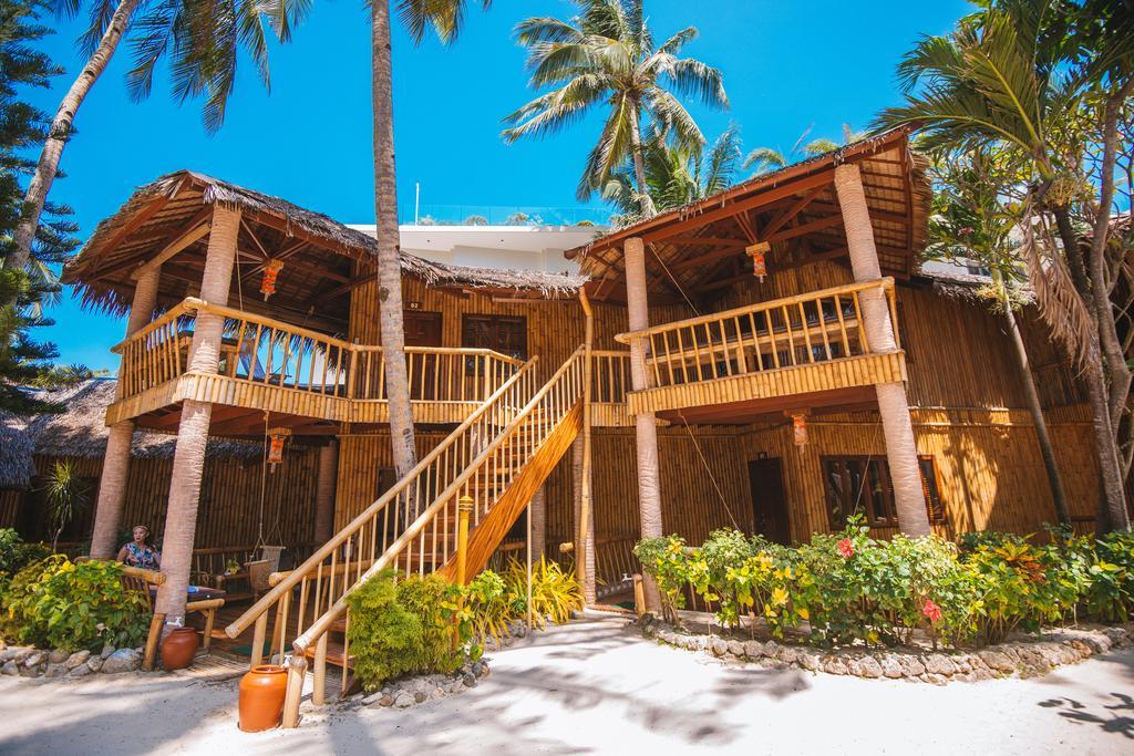 Fridays Boracay Beach Resort Balabag  Esterno foto