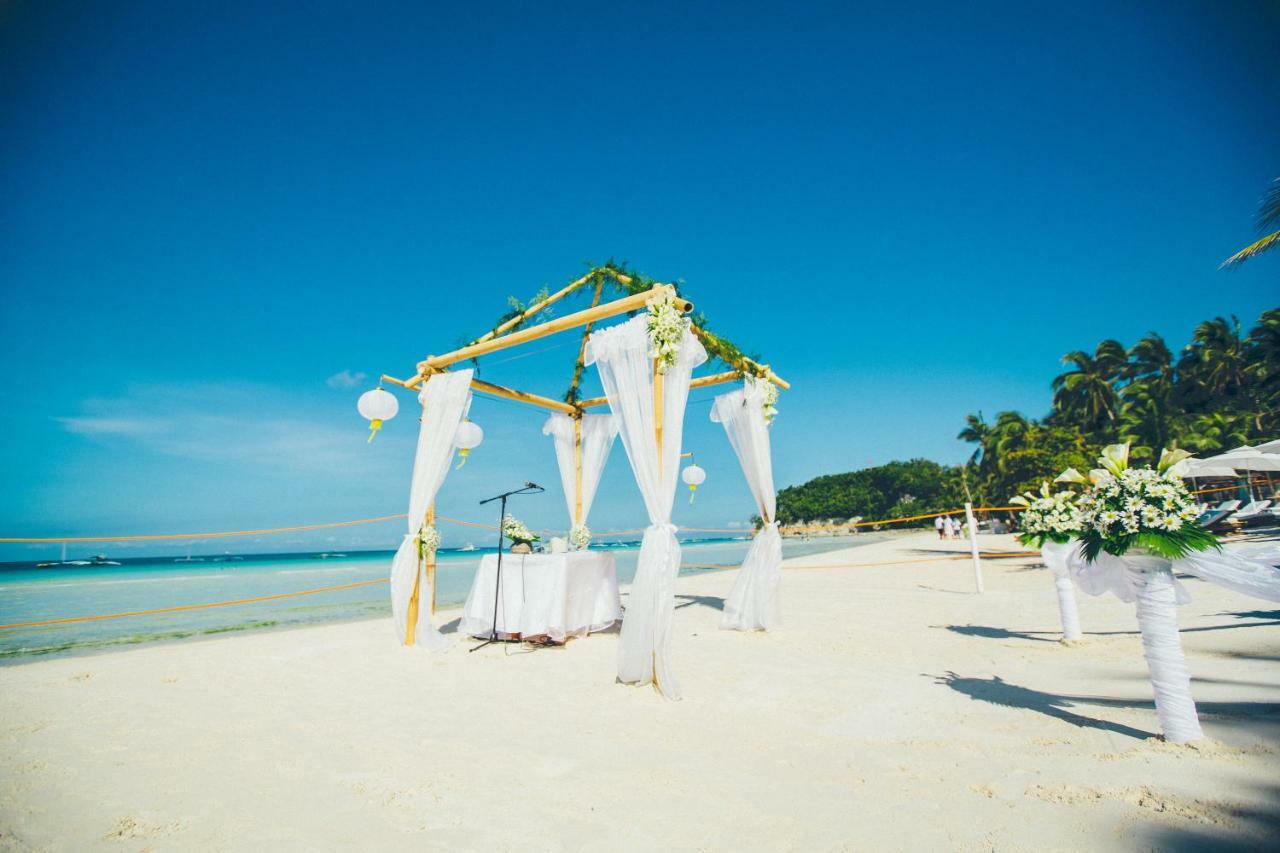 Fridays Boracay Beach Resort Balabag  Esterno foto